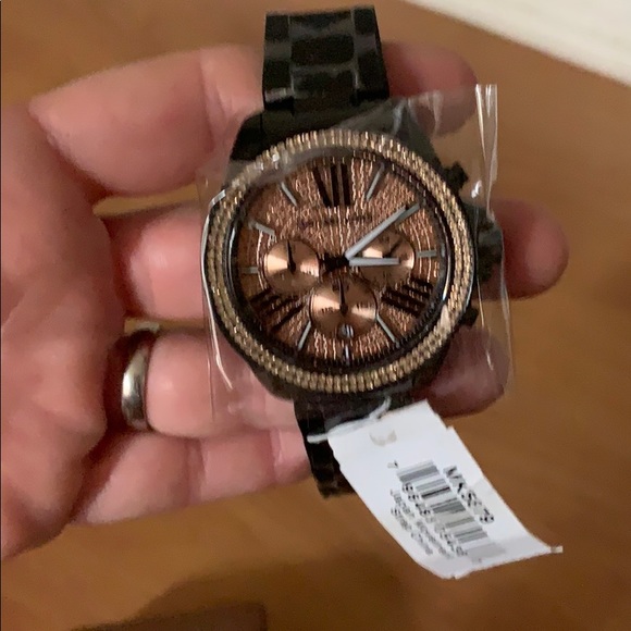 Brand new michael kors watch - Picture 4 of 4
